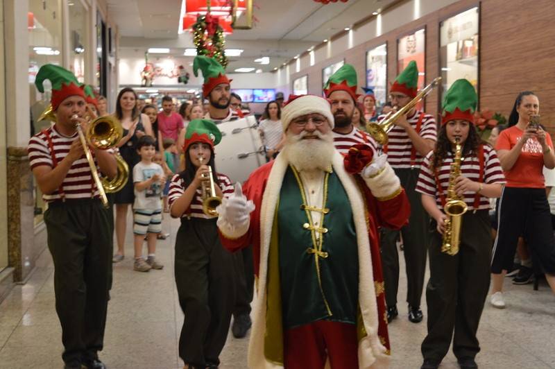 Chegada do Papai Noel abre temporada natalina no Shopping Della — foto 4