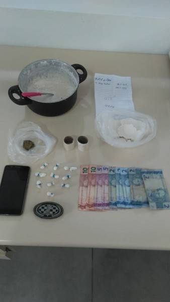 Homem é preso por tráfico de drogas em Tubarão — foto 1
