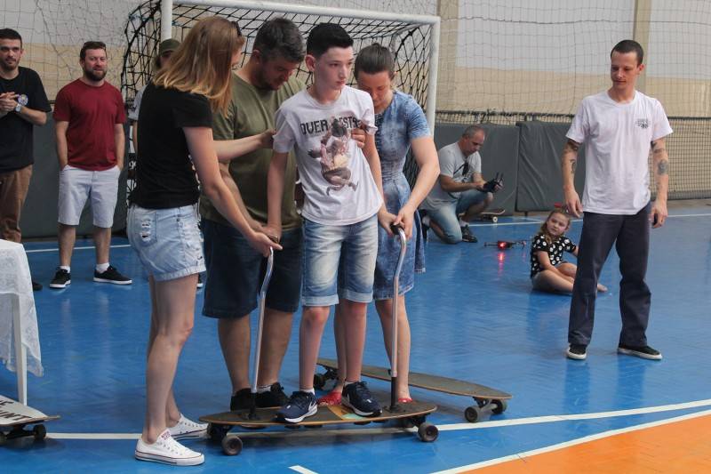 Skate traz alegria e novas vivências aos alunos da Apae de Urussanga — foto 1