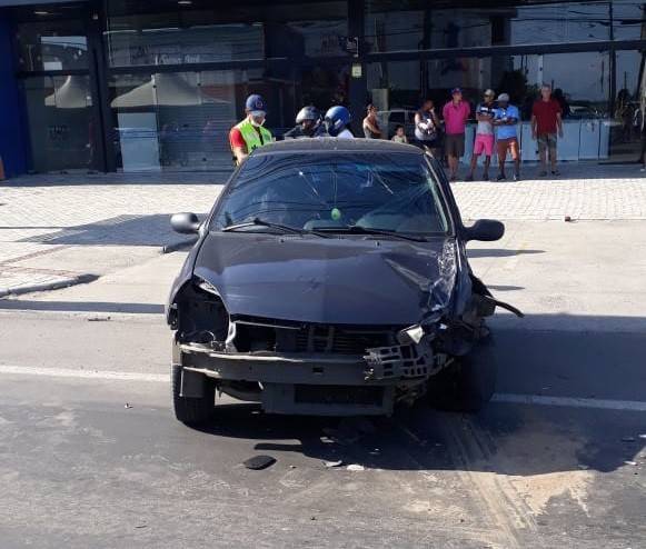 Motorista embriagada provoca colisão frontal na avenida Universitária em Criciúma — foto 2