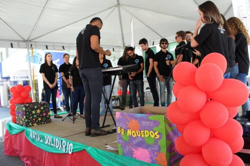 Mutirão arrecada dinheiro, guloseimas e brinquedos que serão distribuídos em Criciúma — foto 2