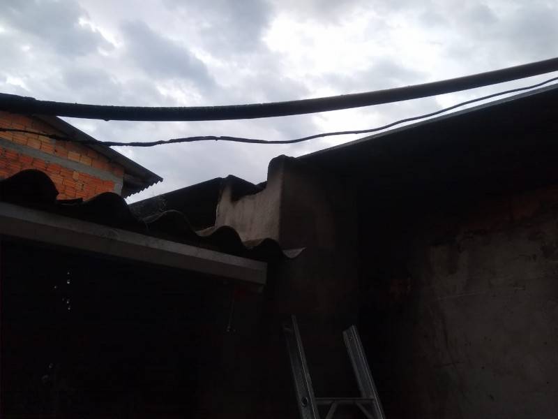 Corpo de Bombeiros é acionado após princípio de incêndio em Criciúma — foto 2