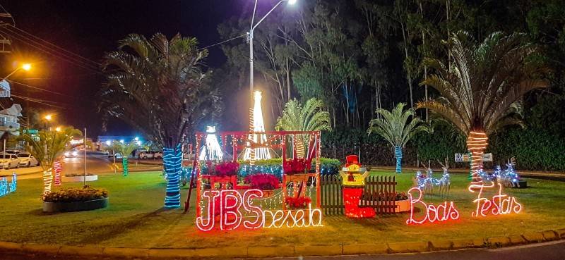Empresas adotam rótulas com decorações de Natal em Forquilhinha — foto 1