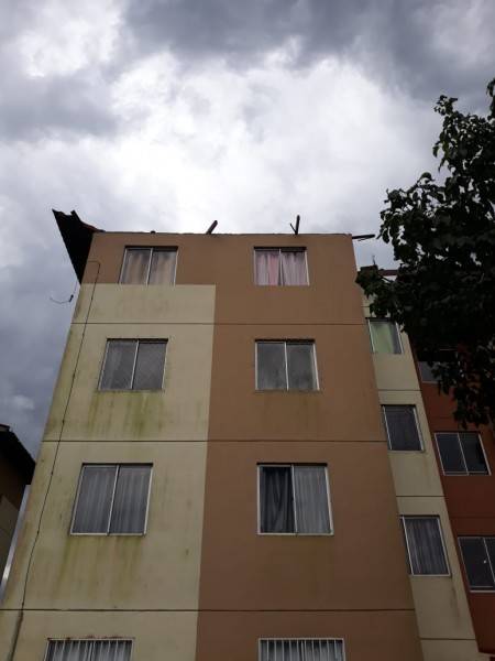 Oito blocos do Condomínio Residencial San Diego, na Quarta Linha, foram destelhados durante temporal — foto 13