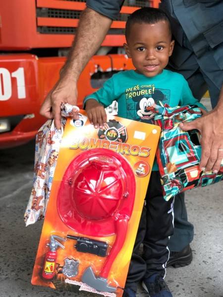 Criança deixa cartinha com pedido especial ao Corpo de Bombeiros de Criciúma — foto 1