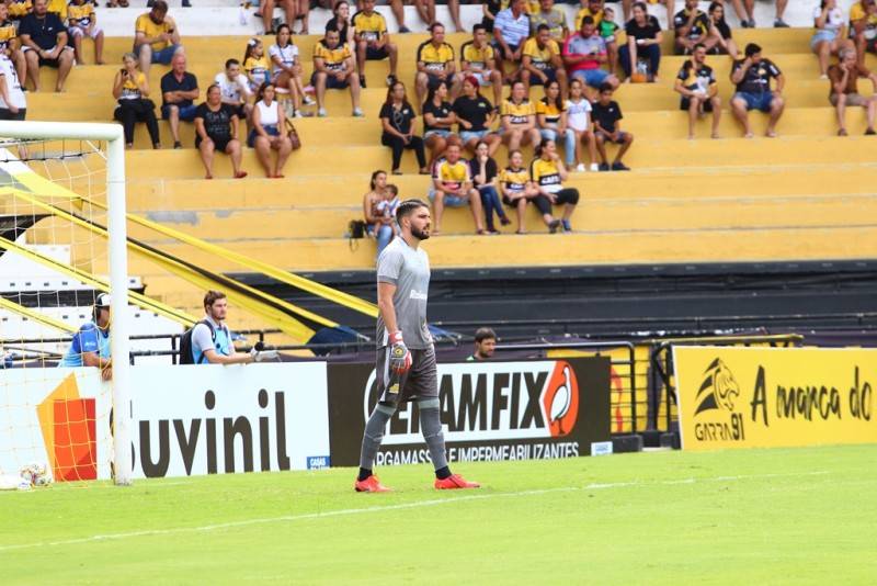 Em jogo polêmico, Criciúma empata mais uma e vai pressionado para a Copa do Brasil — foto 2