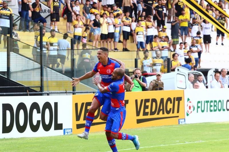 Em jogo polêmico, Criciúma empata mais uma e vai pressionado para a Copa do Brasil — foto 22