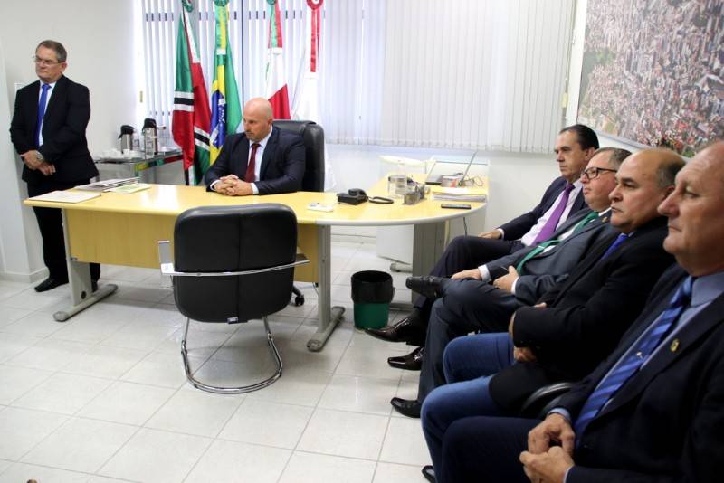 Vereadores discutem fechamento da superintendência da Caixa Econômica Federal — foto 1