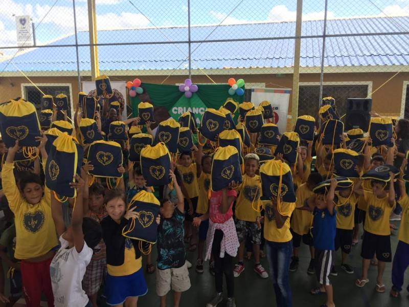 LBV distribui materiais escolares para mais de 168 famílias em vulnerabilidade social de Criciúma — foto 1