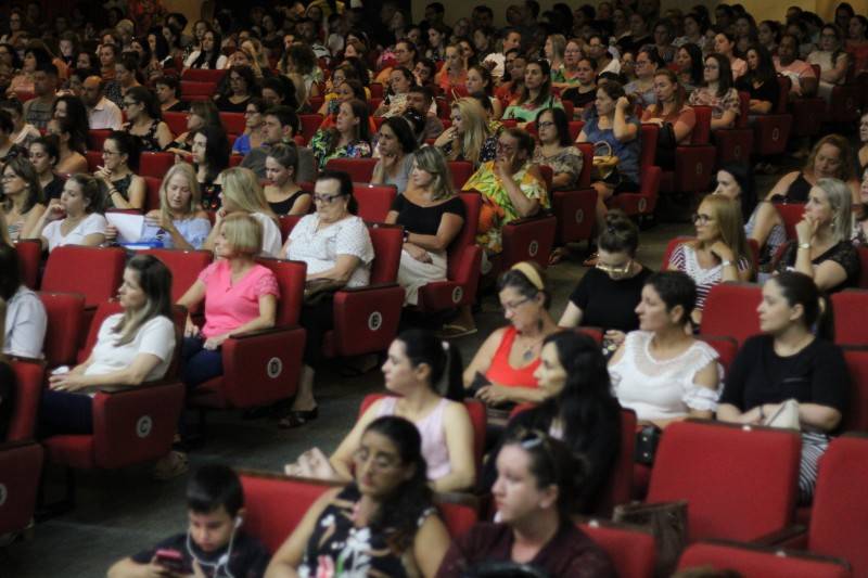 Professores da rede municipal de Criciúma são recepcionados com aula magna — foto 2