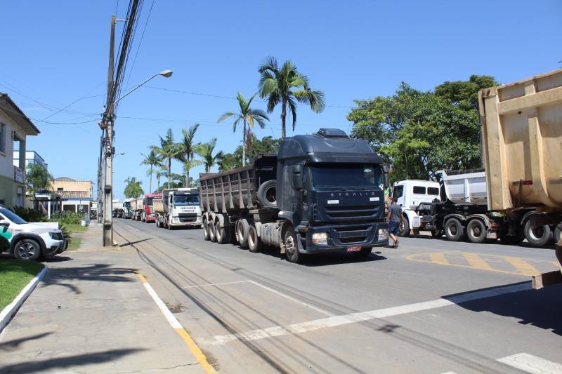 Prefeitos vão debater com caminhoneiros o decreto que proíbe tráfego pesado em rodovias de Maracajá — foto 1