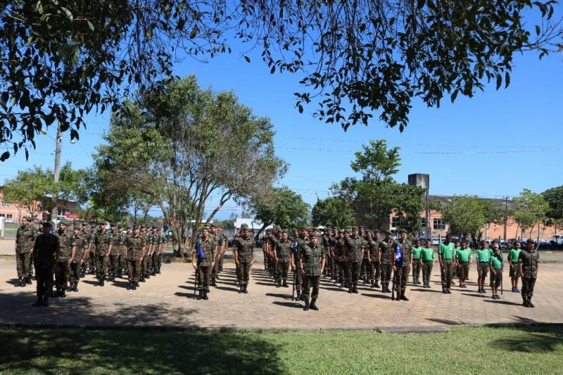 28° GAC realiza formatura sobre 75 anos da Tomada de Monte Castelo e despedida de militares — foto 2