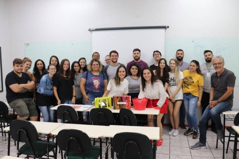 Alunos do curso de Design da Unesc participam do concurso Melissa / Next Brasil — foto 1