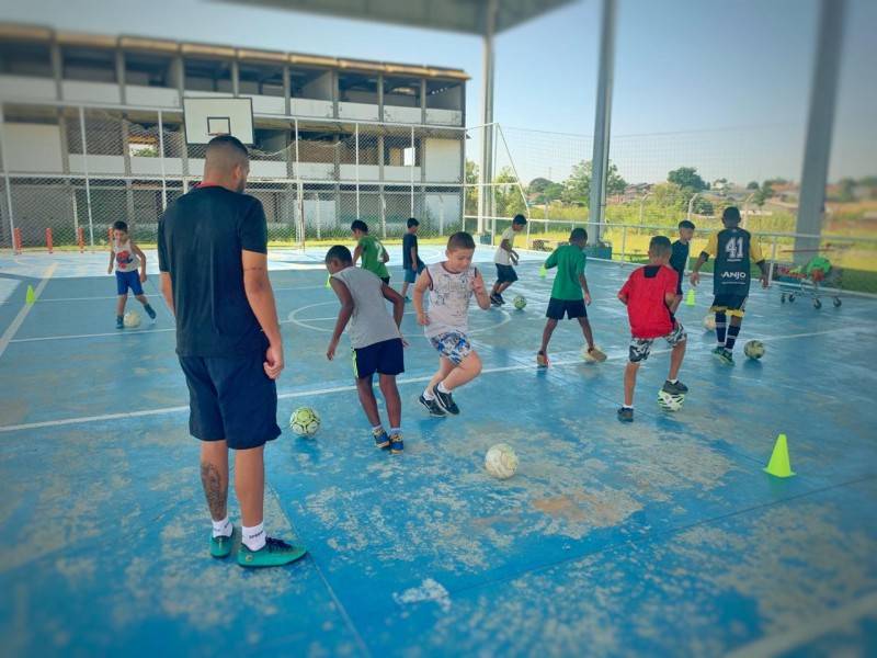 Oficinas de futsal e violão estão com vagas abertas na Praça CEU — foto 1