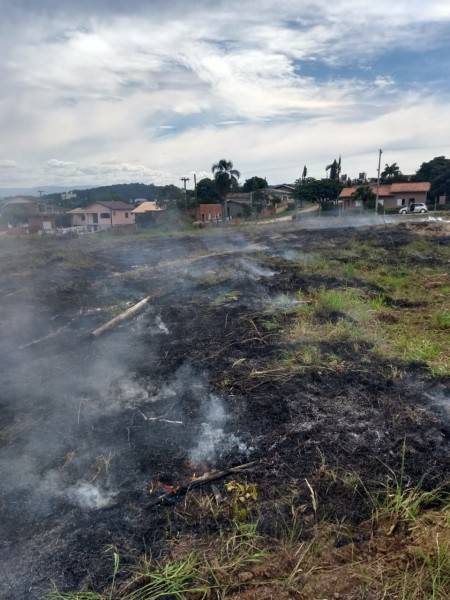 Bombeiros atendem em média oito chamadas de incêndio por dia em Criciúma e região — foto 2