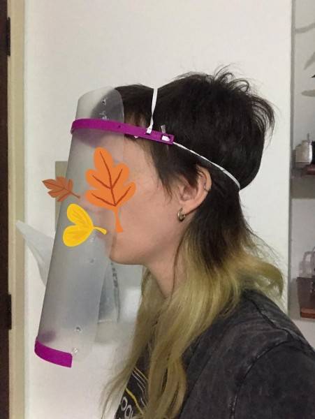Estudantes e professores universitários produzem em casa máscaras com tecnologia 3D — foto 1