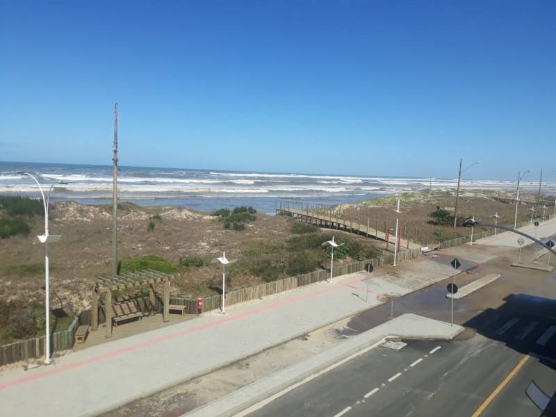 Lua cheia e ciclone extratropical fazem mar avançar no Balneário Rincão — foto 2