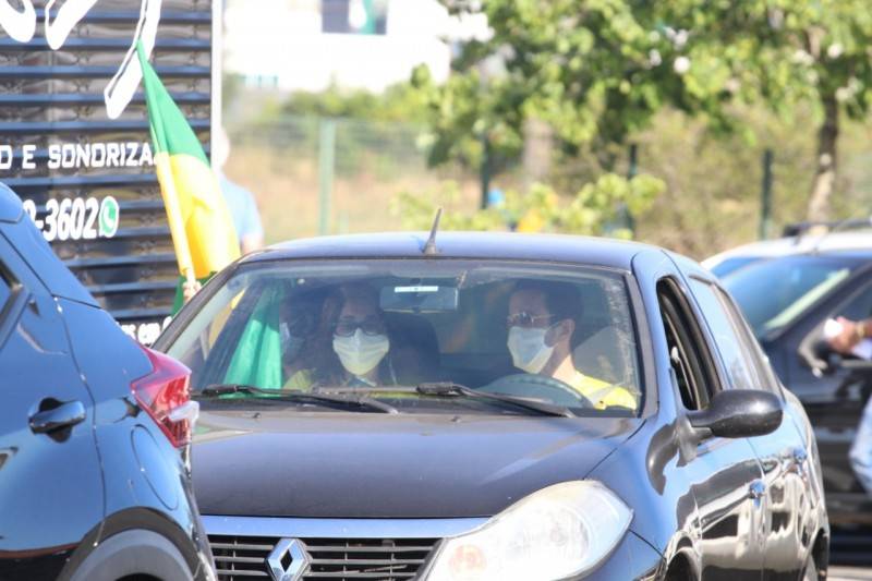Ato pró-Bolsonaro tem carreata pela Avenida Centenário, em Criciúma — foto 1