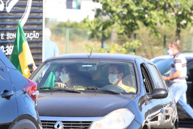 Ato pró-Bolsonaro tem carreata pela Avenida Centenário, em Criciúma — foto 2