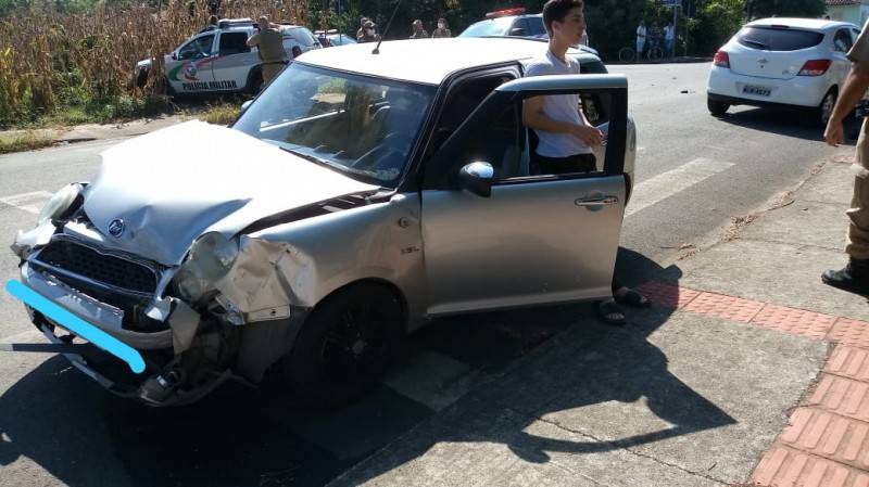Viatura da PM se envolve em colisão no município de Turvo — foto 2
