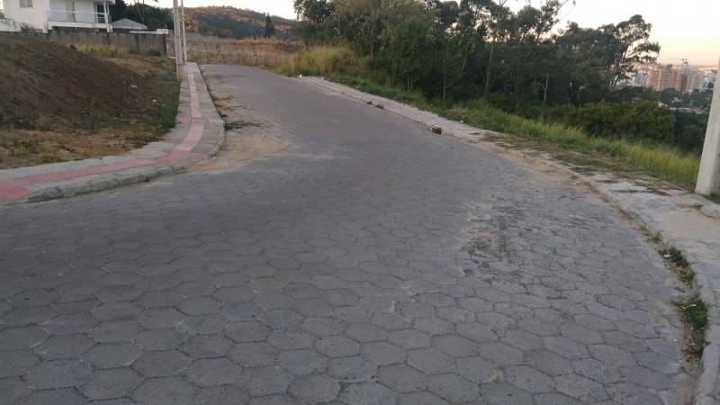 Mina do Mato: moradores reclamam de aglomeração de pessoas na rua Antônio Caciatori — foto 2