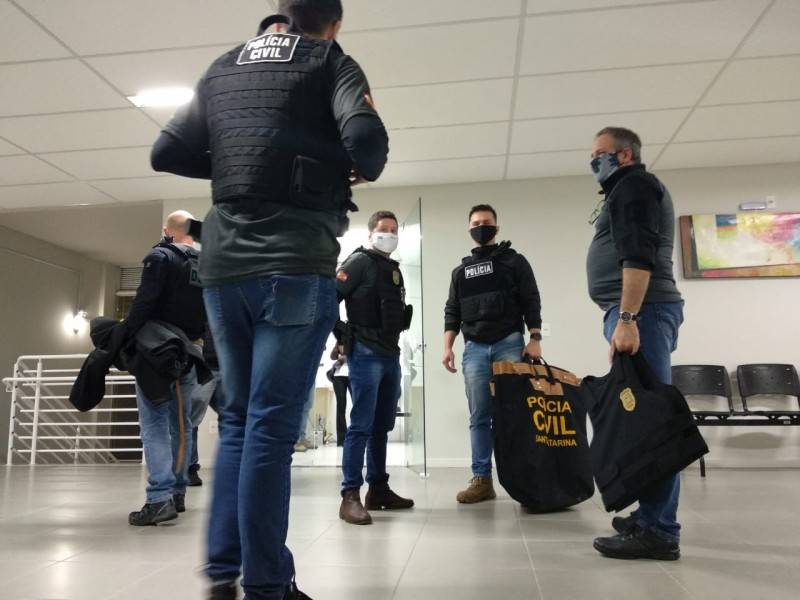 Ex-secretário da Casa Civil, Douglas Borba é preso durante a segunda fase da Operação Oxigênio — foto 1