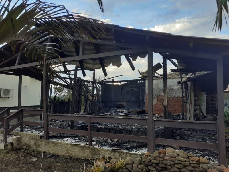 Casa é destruída por incêndio e família organiza Vakinha para recomeçar — foto 4
