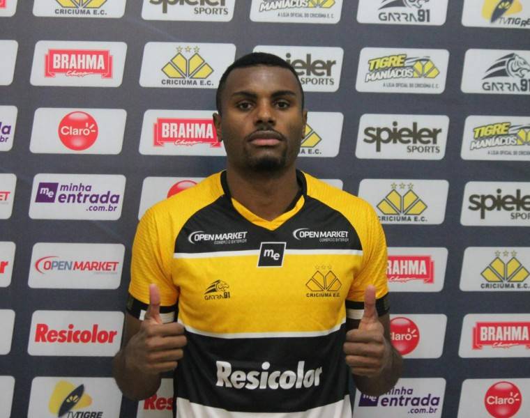 Thiago Henrique apresentado e à disposição de Roberto Cavalo para o restante do Catarinense — foto 2