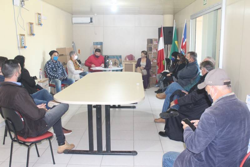 Poder público e setor privado debatem turismo — foto 1