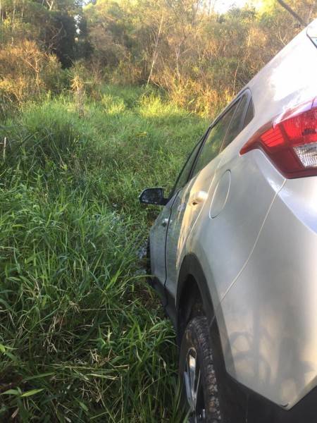 Assaltantes roubam veículo no Centro de Criciúma e carro é recuperado em Jaguaruna — foto 3
