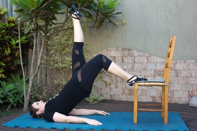 Com dificuldades impostas pela pandemia, profissional se reinventa e dá aula de pilates online — foto 2