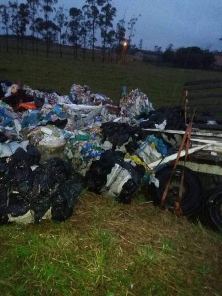Caminhão e dois carros se envolvem em acidente de trânsito na SC-445, em Içara — foto 3