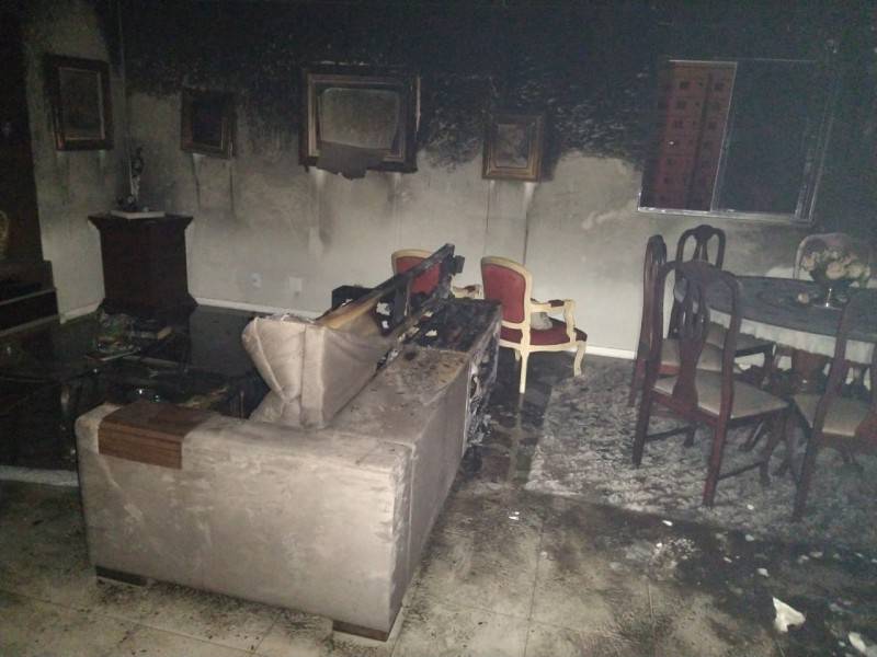 Incêndio atinge apartamento no Centro de Criciúma; idosa e animal de estimação foram socorridos — foto 3