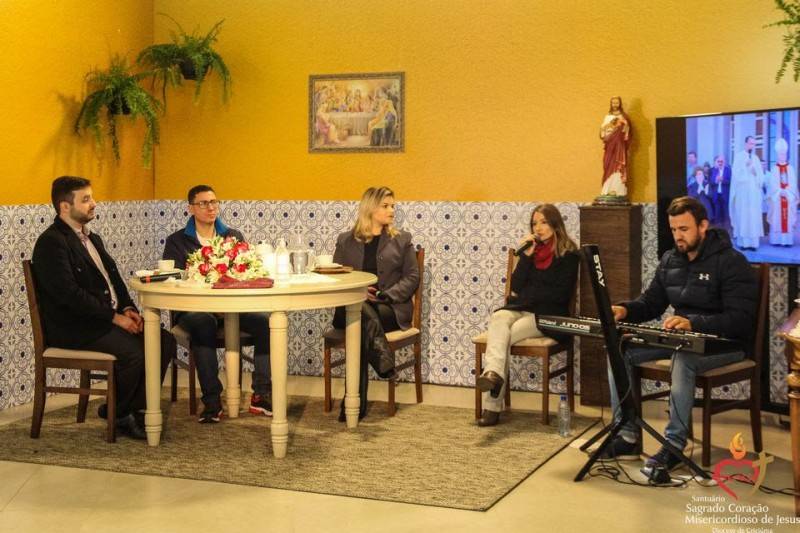Live: 1ª Romaria do Santuário é encerrada com um show católico — foto 1