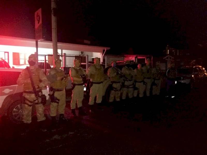Festa clandestina com cerca de 200 pessoas é desarticulada em Passo de Torres — foto 2