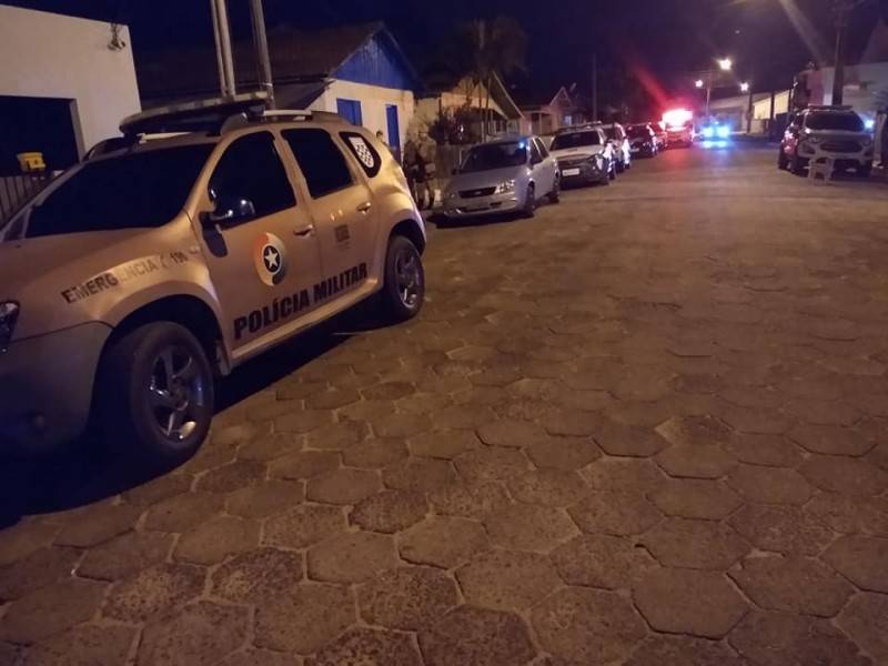 Jovem é suspeita de ter enterrado recém-nascido nos fundos de casa — foto 1