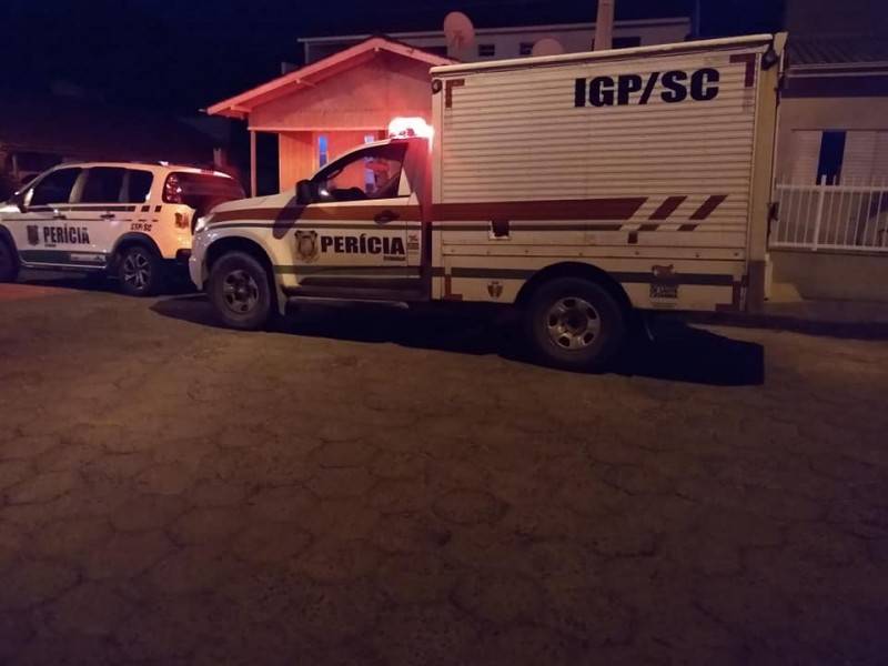 Jovem é suspeita de ter enterrado recém-nascido nos fundos de casa — foto 4