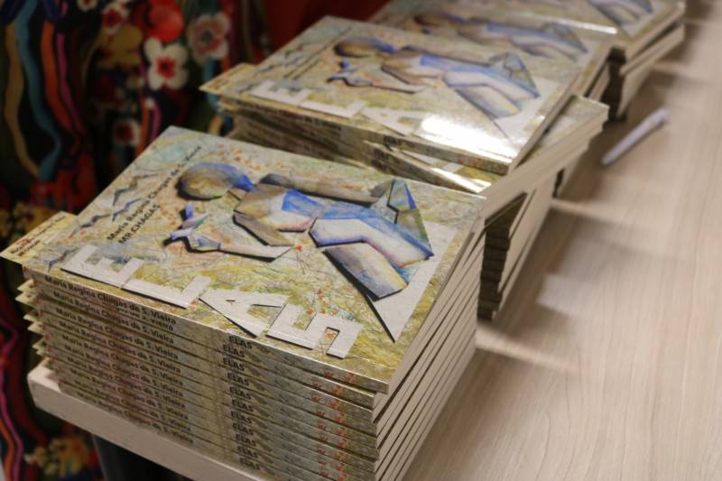 Escritora radicada em Criciúma participa da Feira do Livro de Lisboa — foto 3
