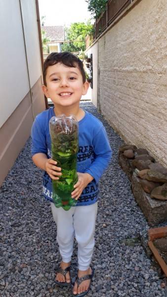 Alunos do Colégio Satc ensinam crianças e idosos a fazer compostagem — foto 7