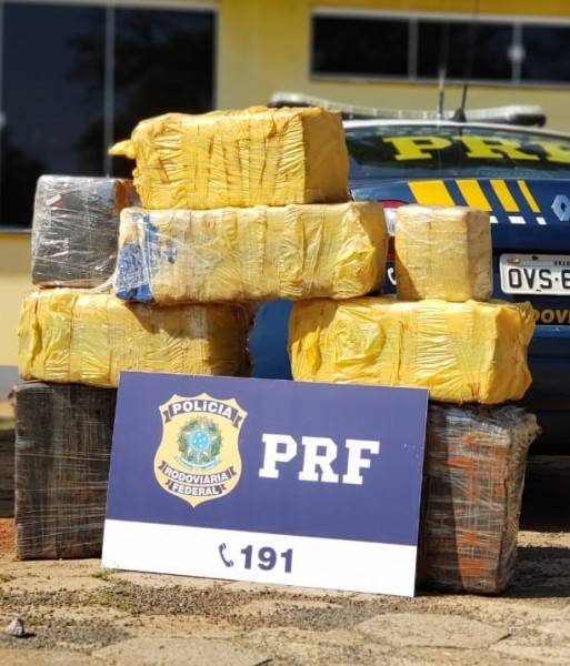 Perseguição termina com apreensão de 236 quilos de maconha na BR-282 — foto 1