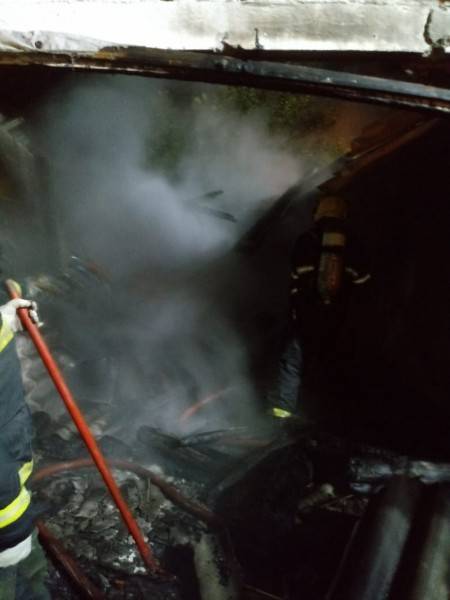 Incêndio atinge aviário em Timbé do Sul — foto 1