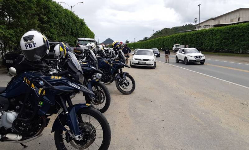 Feriadão de Finados encerra com aumento de acidentes, mortes e feridos nas rodovias federais de SC — foto 1