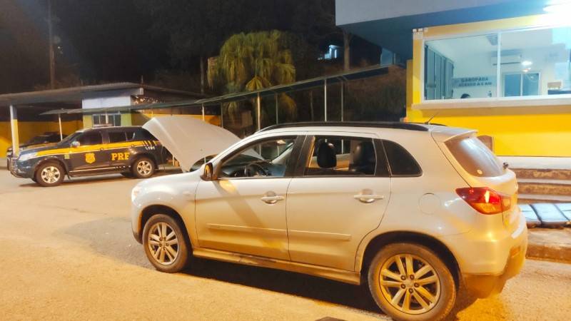 PRF localiza mais de dois quilos de cocaína em carro de Urussanga — foto 2