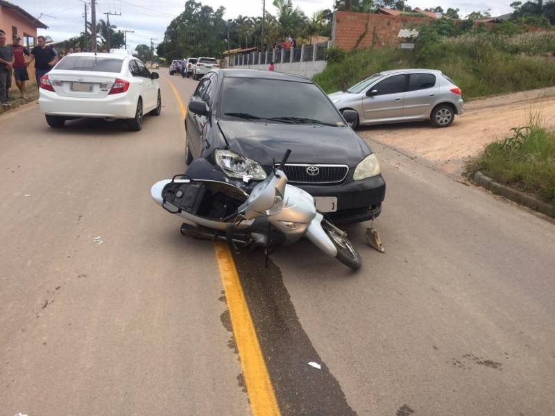 Motociclista fica gravemente ferida após colisão em Sangão — foto 1