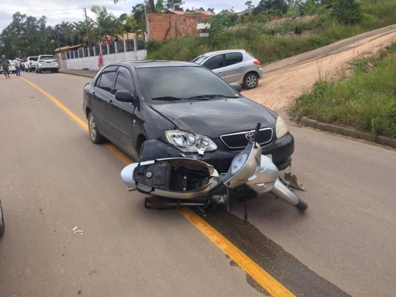 Motociclista fica gravemente ferida após colisão em Sangão — foto 3