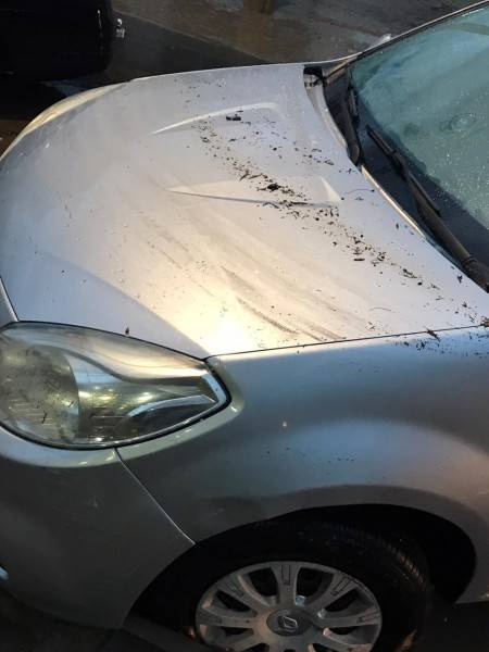 Chuva alaga rua e deixa carros embaixo d’água em Criciúma — foto 1