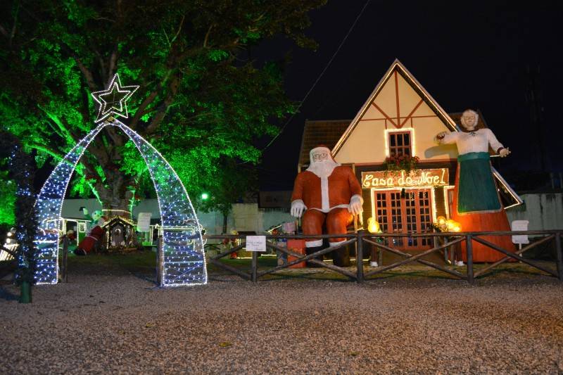 Sem eventos devido à pandemia, Vila Natalina dá colorido especial a Morro da Fumaça — foto 2