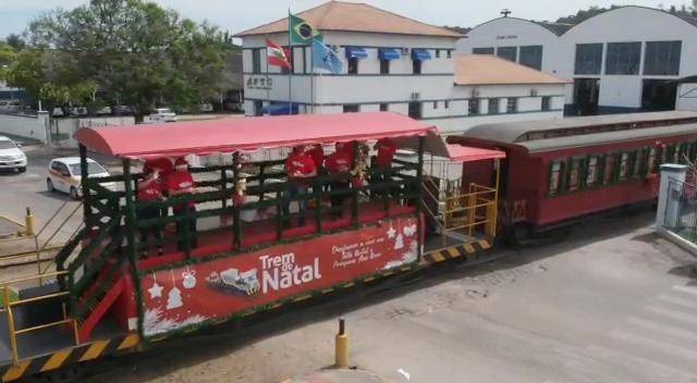 Trem de Natal: adaptado à realidade, iniciativa emociona comunidades lindeiras — foto 2