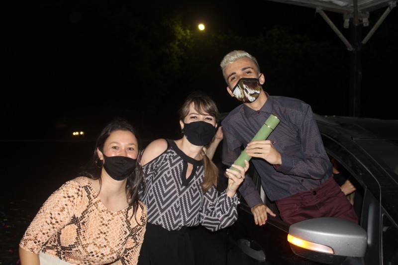 Emoção marca a formatura dos estudantes da Escola S, em Criciúma — foto 1