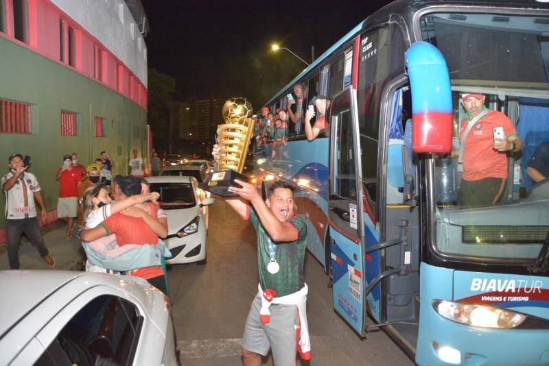 Confira em fotos e vídeos como foi a comemoração do Próspera pelas ruas de Criciúma — foto 1